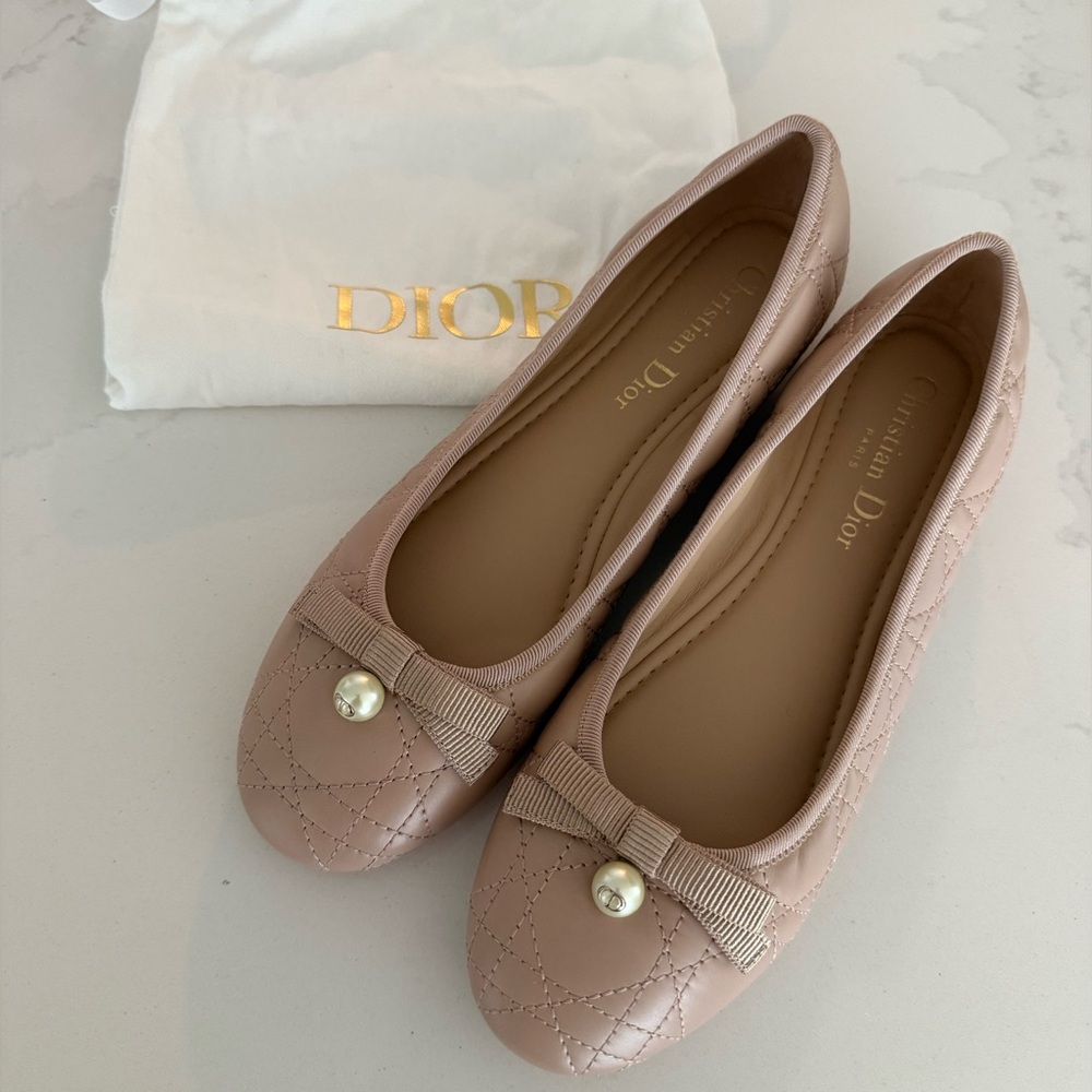 Dior Ballet flat Quilted Cannage Calfskin.Size 36.Nude color.New with dust bags.